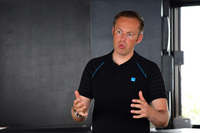 ボルボは2015年7月、レース部門を除くポールスターの株式を100％取得したと発表。ポールスターはボルボ・カーのパフォーマンスブランドという位置づけになった。写真はポールスターCOOのニルス・メラー氏。