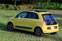 グレードは「インテンス」と「インテンス キャンバストップ」の2種類だが、ルーフの仕様を除くと、両グレードに大きな違いはない。