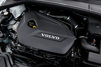 180psを発生する1.6リッター直4ターボエンジンは、「ポールスター・パフォーマンス・パッケージ」が装着され、200psまで強化されている。