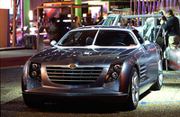 2001年のデトロイトショーで出展された「クロスファイア」のコンセプトカー。（写真＝高橋信宏）