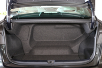 トランクルームは、9.5インチのゴルフバッグを3本積載できる容量を確保しているという。
    