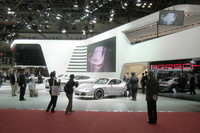 新型「ポルシェ911」が日本初公開の画像