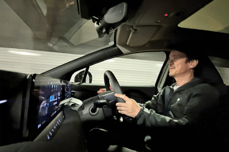 新型「リーフ」は実に常識的かつ万人受け的にいいクルマだ。加減速も乗り心地もきわめて洗練されていて、どこにも引っ掛かりがない。