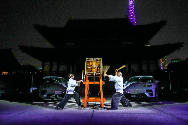 新型「ポルシェ・マカン」のローンチイベントで行われた和太鼓パフォーマンスの様子。