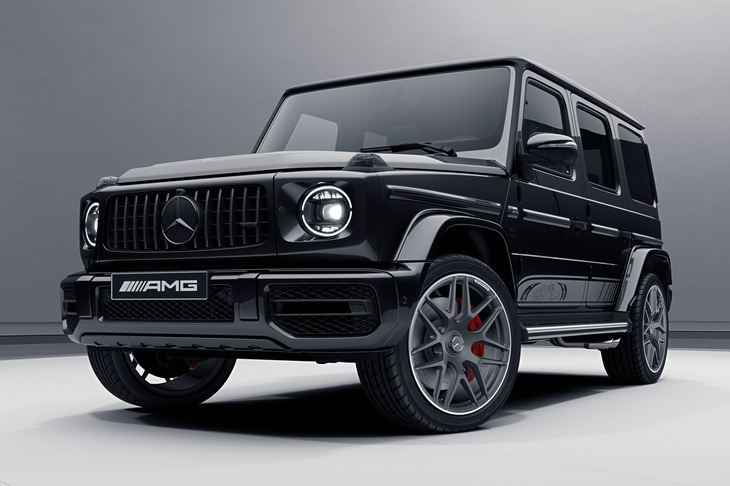現行「Gクラス」のハイパフォーマンスバージョンである「メルセデスAMG G63」。今やお値段3000万円の高級車だが、やっぱり都市部だと数が多すぎて、威厳はいまひとつ。カーマニアの間では、むしろ“素”のディーゼル車のほうが「おお！」と注目されたりする。