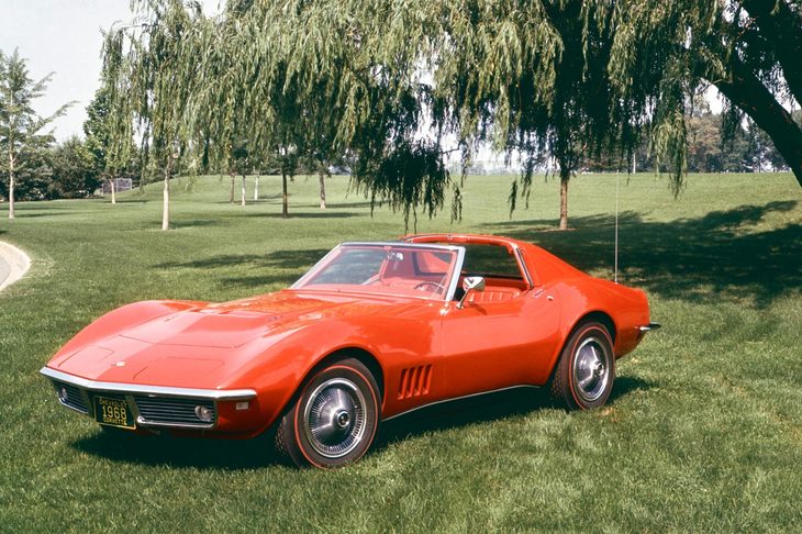 1968年に登場したC3こと3代目「コルベット」。クーペに脱着式ルーフが採用されたのは、この代からだ。