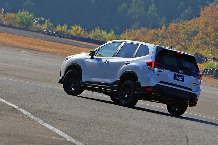 シリーズハイブリッド車のマフラーをカスタムしたり、往年のサウンドを感じさせたりと、2022年のワークスチューニンググループ合同試乗会では、昨今のユーザーのユニークな嗜好（しこう）も知ることができた。