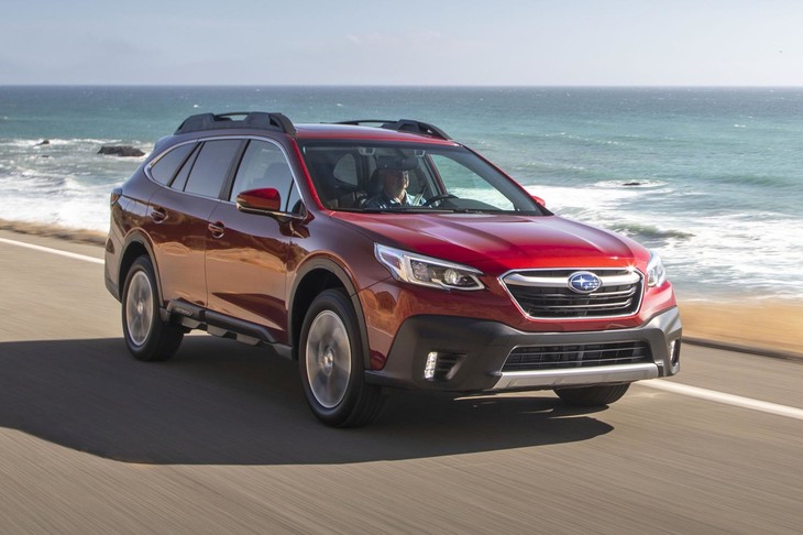 新型「スバル・アウトバック」のボディーサイズは全長×全幅×全高＝4860×1855×1680mm。先代と比べた場合（北米仕様車同士）、43mm長く、15mm幅広くなっている（全高は同値）。