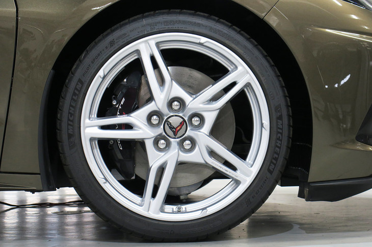 シボレー・コルベット2LT（タイヤ＆ホイール）