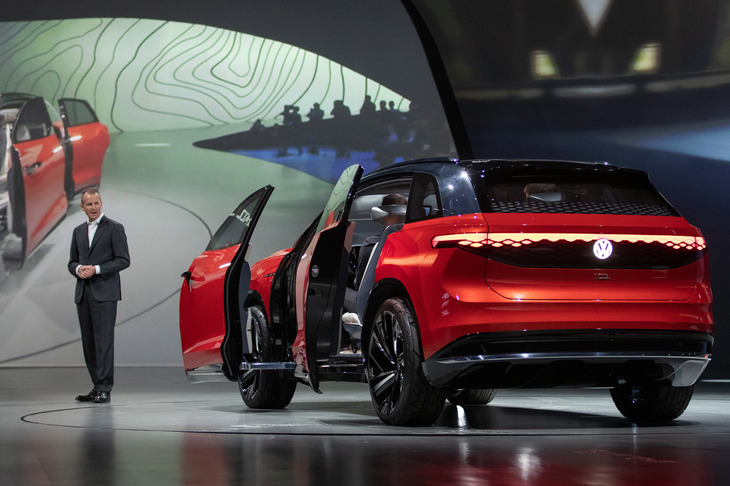 「ID.」ファミリーー初のフルサイズSUVである「ID. ROOMZZ」。これまでに発表されたID.ファミリーと同様のデザインコンセプトを採用している。