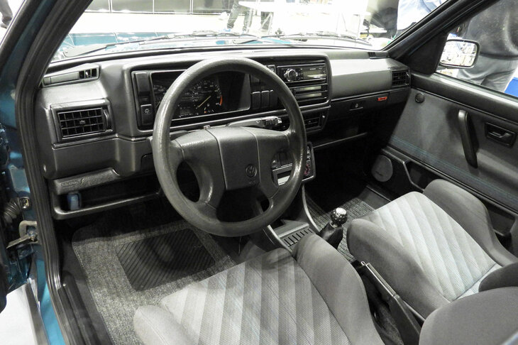 フォルクスワーゲン・ゴルフGTI-16 v ファイア＆アイス（1991年）