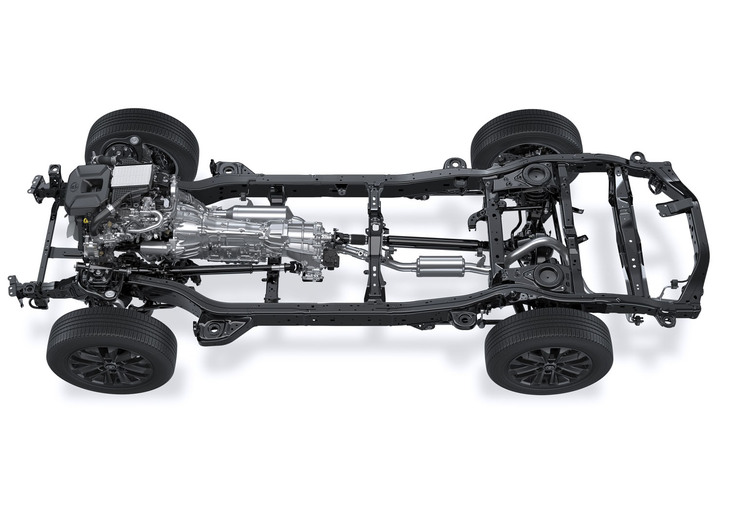 基本車台は安心・安定のラダーフレーム。“300”が初出の最新のGA-Fプラットフォームを使っている。