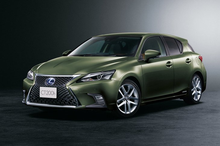 レクサスのプレミアムコンパクトハッチバック「CT200h」。同ブランドのエントリーモデルとして発売されてから、9年と8カ月が経過した。写真は2020年8月に仕様変更された現行モデル。現在の価格帯は386万9000円～488万1000円となっている。