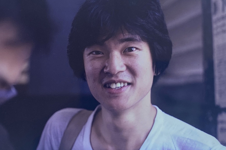 今から37年前となる1987年にインドを訪問した20代のオレ。日本のもやしっ子には、行きの機内からしてインドはあまりにも衝撃的だった。