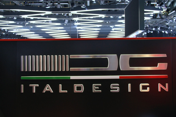 イタルデザインの新ロゴ。国旗を配して「イタリアニティー（イタリアらしさ）」を強調。