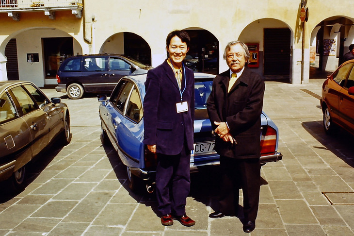 オプロン氏（当時71歳）と筆者。2003年4月に撮影。