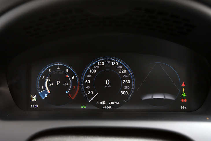 メーターの代わりに装備される、12.3インチのTFTインストゥルメンタルクラスター。写真のようなメーター表示に加え、ナビ画面も表示できる。