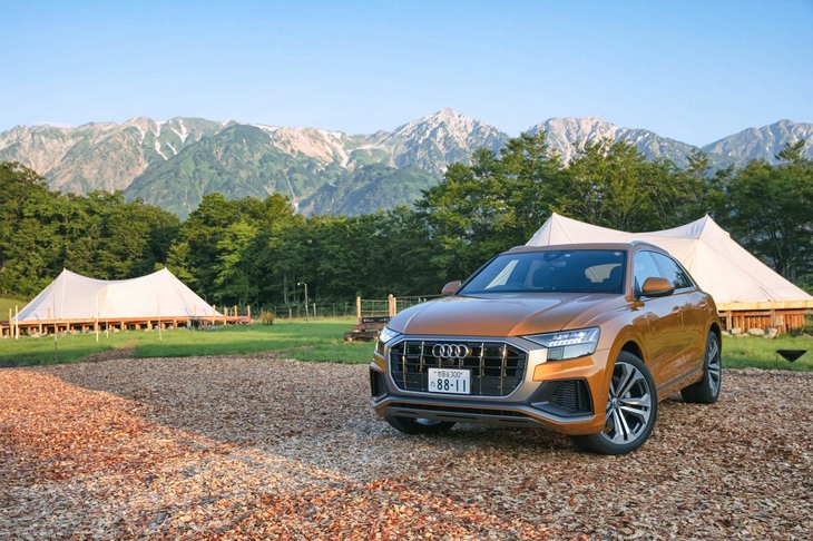 今回の試乗の発着ポイントとなったのは、2019年7月に白馬の北尾根高原にオープンした「Snow Peak FIELD SUITE HAKUBA KITAONE KOGEN」。日本のアウトドアブランドであるスノーピークが総合監修を担当し、最高峰のグランピング体験を提供するという宿泊施設だ。