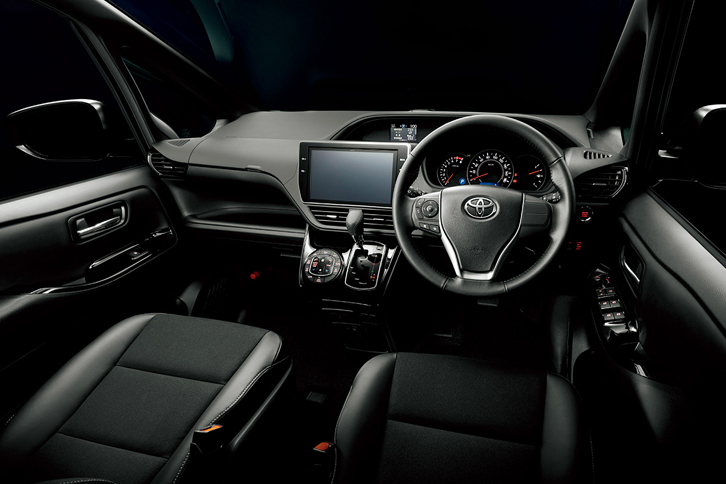 インテリアカラーは、ブラック（写真）も用意される。