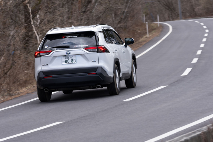 舗装路での快適性を損なうことなく、高い悪路走破性とワイルドなデザインを実現した「ジオランダーA/T4」。これなら、過度な我慢を強いられることなく、アウトドアレジャーやマイカーのドレスアップを楽しめそうだ。