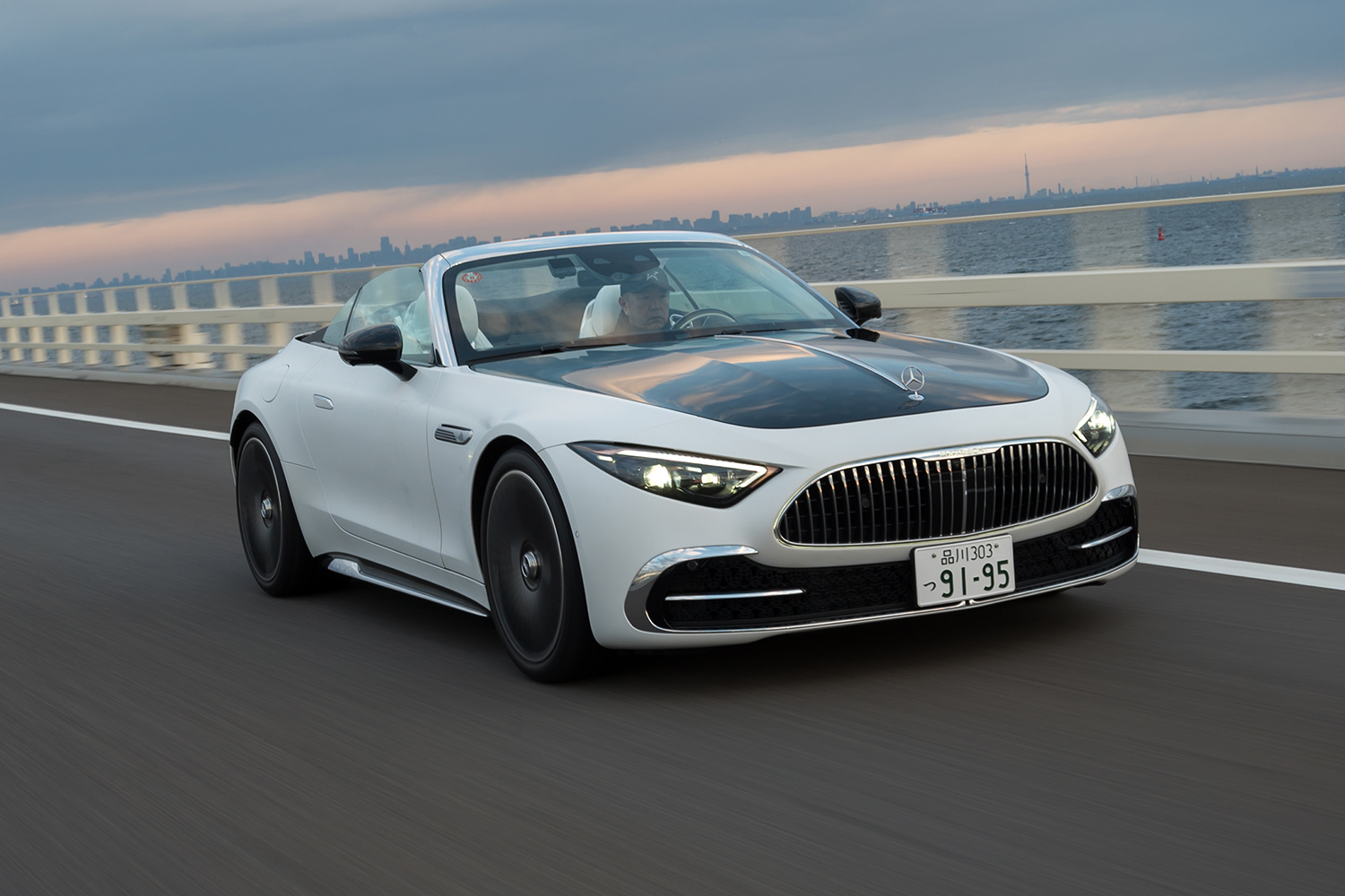 メルセデスベンツ　SL メルセデス・ベンツ SL 560SL ディーラー車 左ハンドルの中古車
