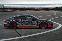 スポーティーなハイパフォーマンスEVの「e-tron GT」。すでにプロトタイプの生産は始まっている。