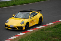 クルクル回るだけでなく、90分のプログラムには周回路の走行も含まれている（これも回るには違いないが）。