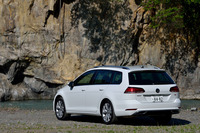 「ゴルフヴァリアント」には「TSIコンフォートライン」、今回試乗した「TSIハイライン」、そして「TSI Rライン」の3グレードのほか、「ゴルフRヴァリアント」や「ゴルフ オールトラックTSI 4MOTION」も設定されている。