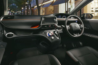 「トヨタ・シエンタ」に内装をおしゃれに飾った特別仕様車の画像