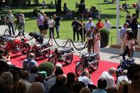 一般公開日における、二輪部門の授賞式の様子。