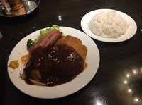 こちらは平安神宮近くの老舗の洋食屋さん「グリル小宝」のグリルチキン。大変に美味でございました。なお、「そこまで行ったんなら平安神宮も行けよ」というクレームは受け付けませんので、あしからず。（写真提供：どかべそ さま）