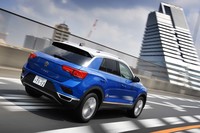 ガソリンエンジンの「Tロック」には気筒休止機構が備わる。燃費カタログ値は15.7km/リッター（WLTCモード）で、140kmほど走行した今回の試乗では13.3km/リッター（満タン法）を記録した。