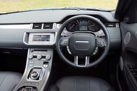 在庫車が豊富であれば、インテリアを見比べてクルマを選ぶことも可能だ。