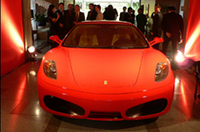 すでに「3年待ち」!? フェラーリ「F430」発表会