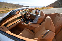 「LC」と統合されるといううわさの次期「RC」は国内向けのみのサブネームでいいので、ぜひ「ソアラ」という名前で出してもらいたい。中高年カーマニアの反応は、それだけでひとケタ増すはずだ。（写真＝池之平昌信）