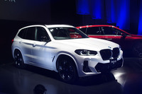 BMW iX3 Mスポーツ