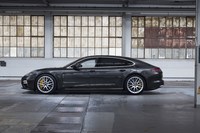 最高出力700PS！ 「ポルシェ・パナメーラ ターボS Eハイブリッド」の最新モデルが日本上陸の画像