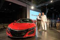 ホンダが新型「NSX」をラインオフ、第1号車を納車