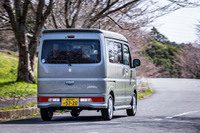 最高出力64PSの0.66リッター直3ターボエンジンとCVTのマッチングは上々。極低回転域から有効なトルクを車輪に伝え、タウンスピードであればエンジン回転が先に上がって後から車速がついてくるように感じるCVT特有の悪癖もみられない。