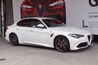 「ジュリア クアドリフォリオ」の0-100km/h加速タイムは3.9秒。最高速度は307km/hと公表される。