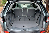 ラゲッジルームの容量は981リッター（3列目を畳んだ状態）。最大で1698リッターまで拡大できる。