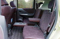 2列目センターをテーブルとして使うことができる。