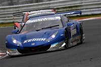 こちらはNo.17 KEIHIN HSV-010（金石年弘／塚越広大組）。健闘の結果、3位表彰台を獲得した。