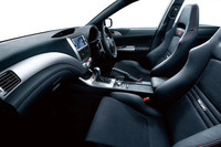 「スバル インプレッサWRX STI カーボン」軽量化を図った大人のプレステージスポーツの画像