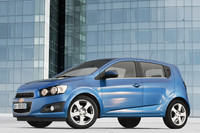 2011年11月に登場したグローバルコンパクトの「シボレー・ソニック」。「カマロ」や「コルベット」とは一味違うシボレー車だが「『Cool,Fun,Freedom』という精神は一緒」とのこと。