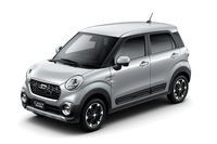 外装色に「ブライトシルバーメタリック」が用いられた「キャスト アクティバ」。