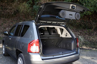 「ミュージックゲートパワープレミアムサウンドシステム」は、6基のスピーカーのほか、リフトゲートスピーカー2基とサブウーハー1基を搭載する。