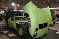 ロードスター・ガレージの「ランボルギーニ・ミウラ」のレプリカ。ベースはNB型「マツダMX-5ミアータ」（「ロードスター」の北米仕様）で、つまりはFRなのである！
    