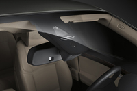 フロントウィンドウに備えられた「ドライビングアシスト」のステレオカメラ。