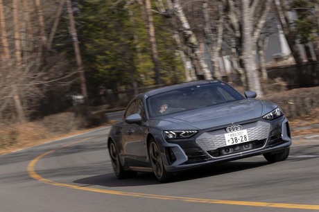 総出力500PSオーバーという高性能を誇る、アウディのフラッグシップBEV「e-tron GTクワトロ」。では、日常...